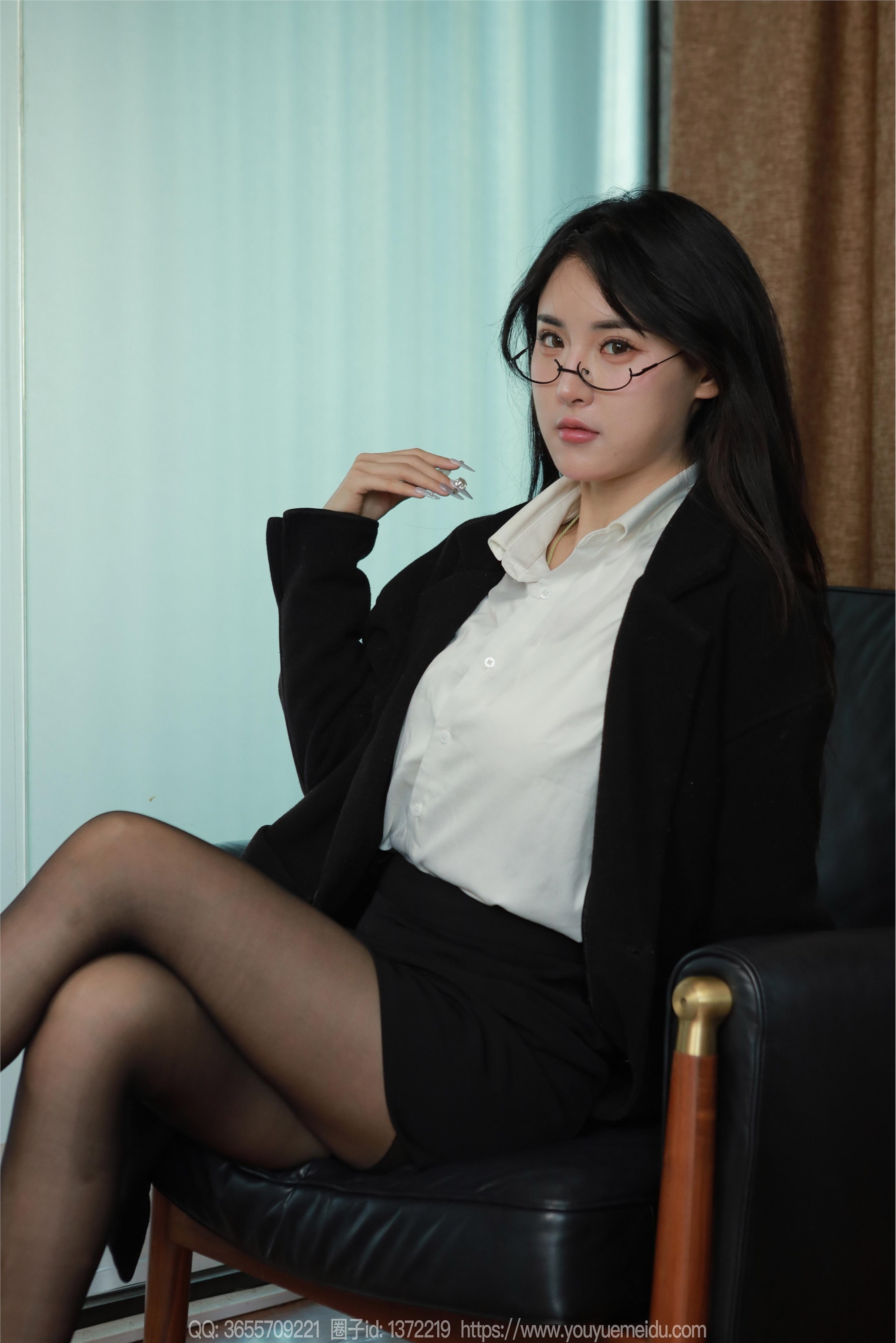 IESS异思趣向  2024.12.24 丝享家 1932 小宝《黑色外套（上）》